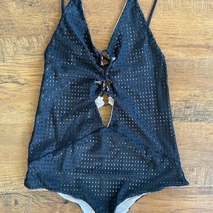 Acacia Kokomo Black Mesh